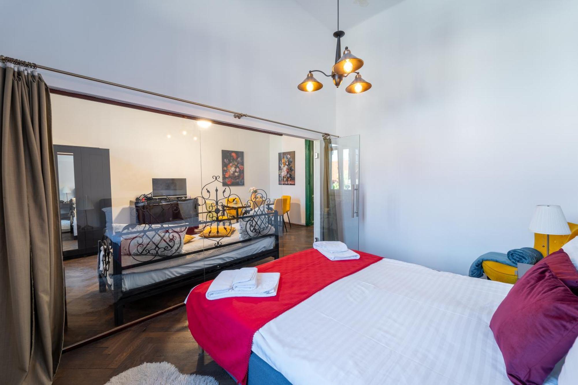 클루지나포카 Noble 5 Star House In Unirii Plaza 빌라 외부 사진