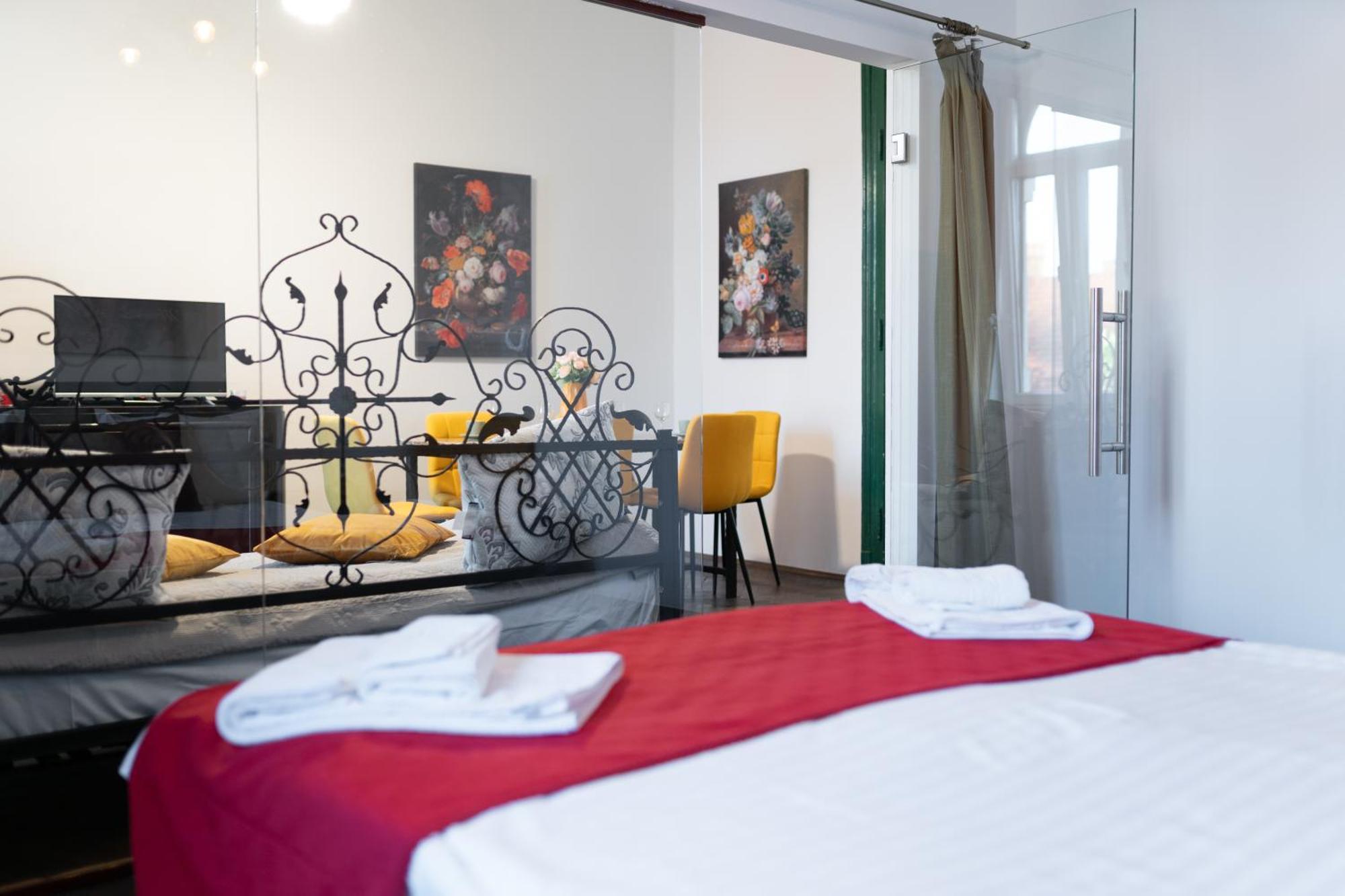 클루지나포카 Noble 5 Star House In Unirii Plaza 빌라 외부 사진